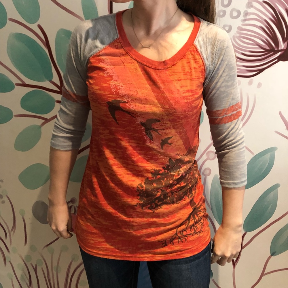 Baseball burnout tee with birds